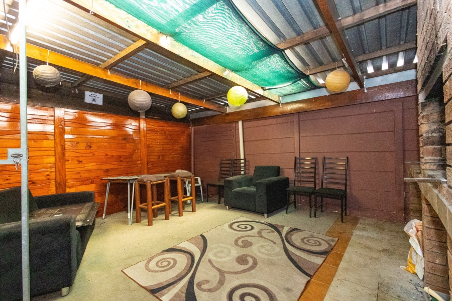 3 Bedroom Property for Sale in Peerless Park West Western Cape
